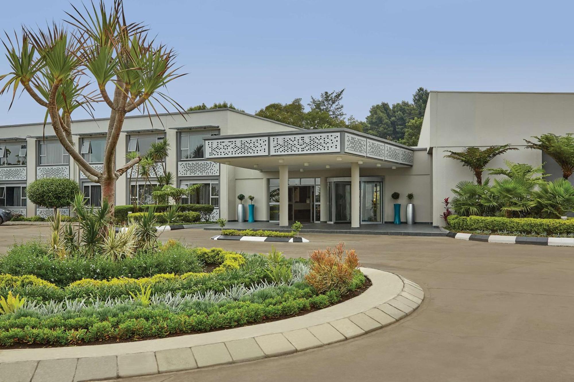 Garden Court Умтата Екстер'єр фото